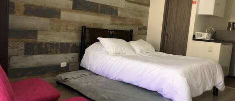 1 bedroom, free WiFi, bed sheets