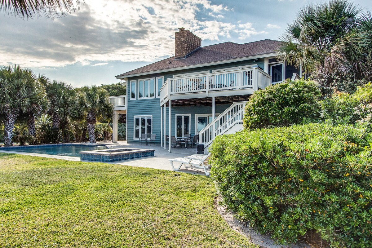 Beachfront home with private pool, expansive deck & breathtaking views