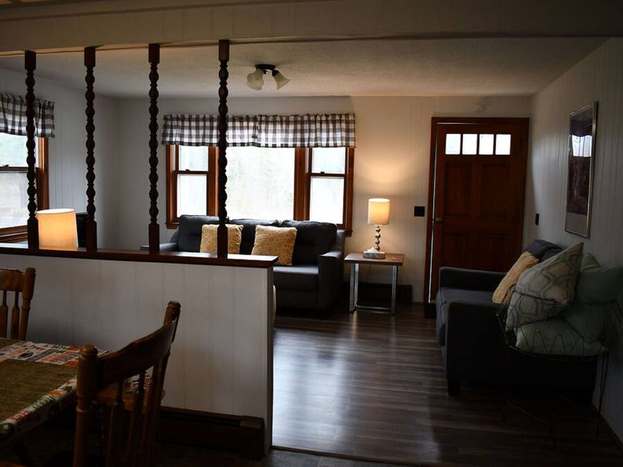 Comfort Townhome | In-room dining