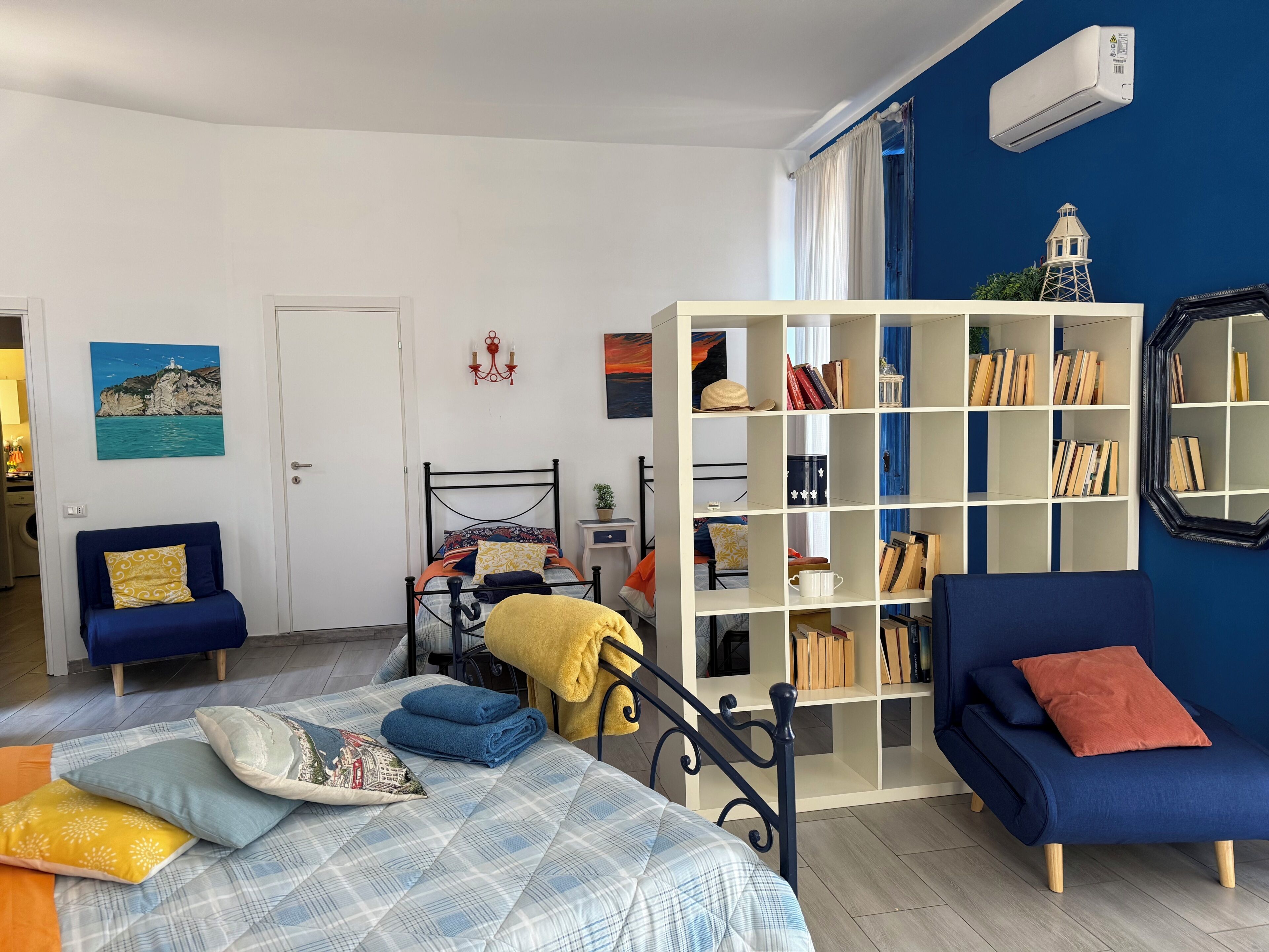 3 bedrooms, desk, iron/ironing board, free WiFi