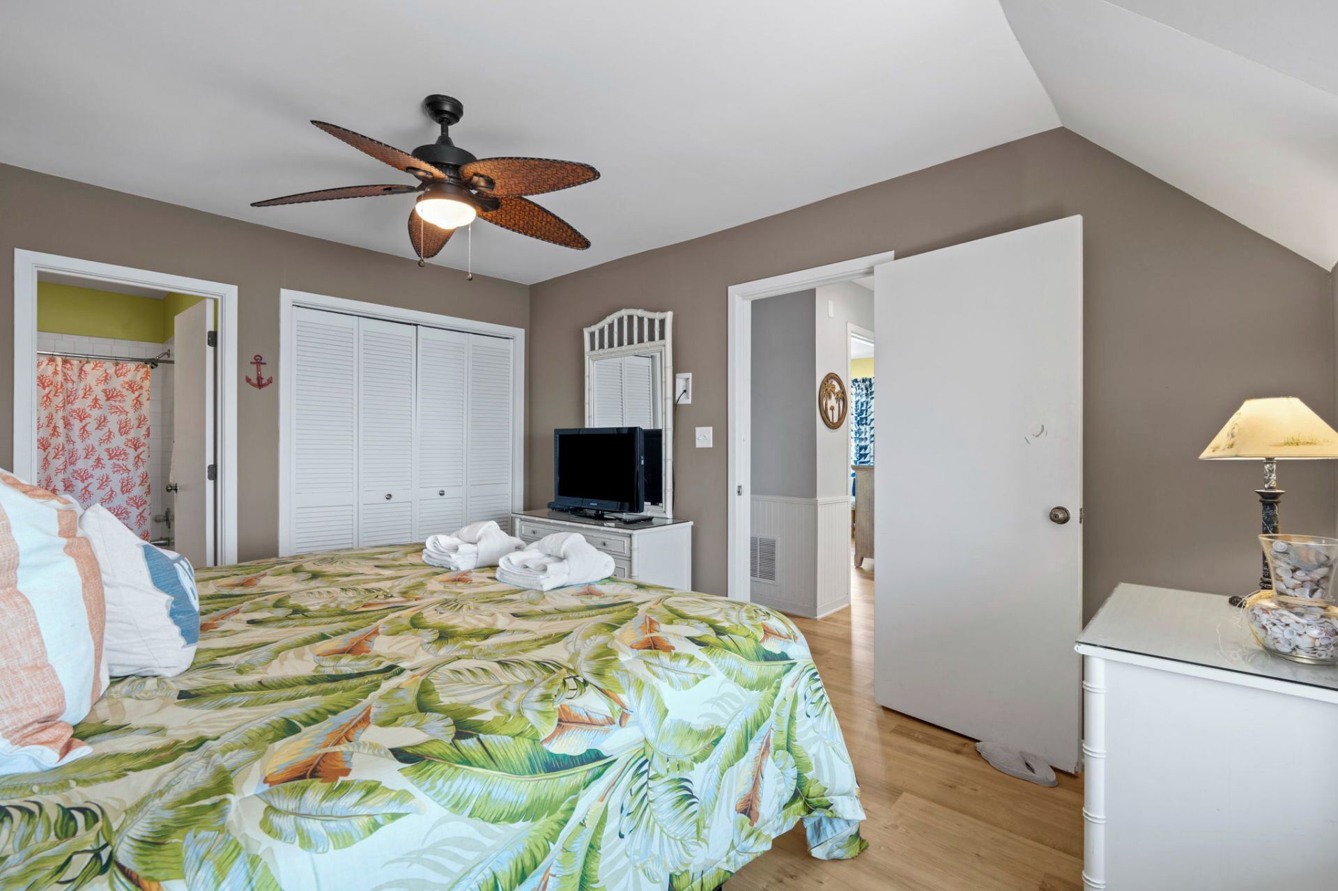 3 bedrooms, WiFi, bed sheets