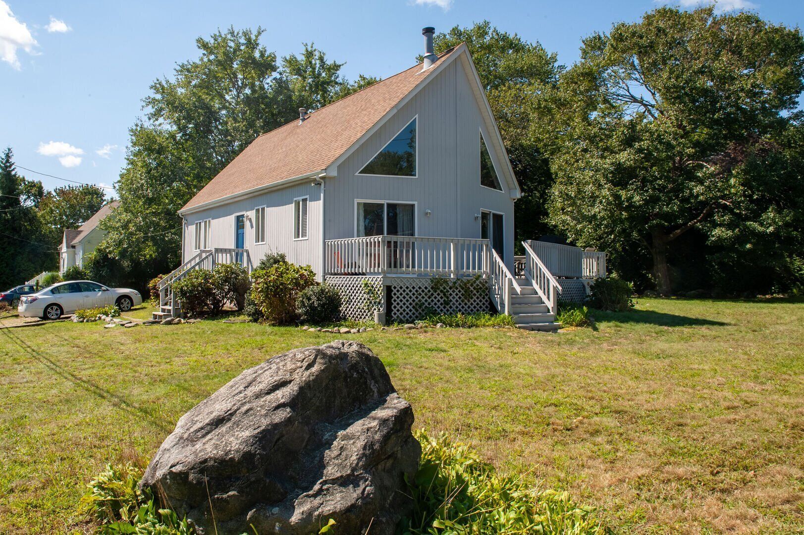 Updated Home with Passes to Kelly Beach