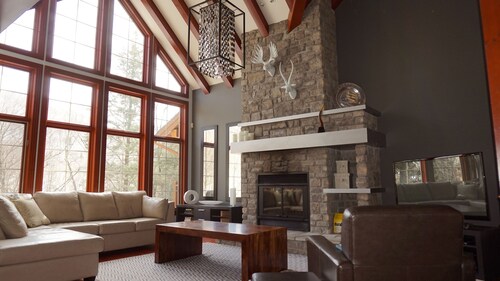 SKI IN /SKI OUT - Luxury in the Heart of Tremblant
