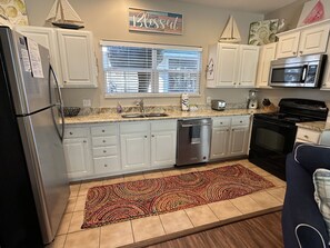 Fridge, microwave, dishwasher, coffee/tea maker - Gorgeous 3 Bedroom Golf/Beach Cottage, Includes a Golf cart, 28 Davis Love (Fripp Island)