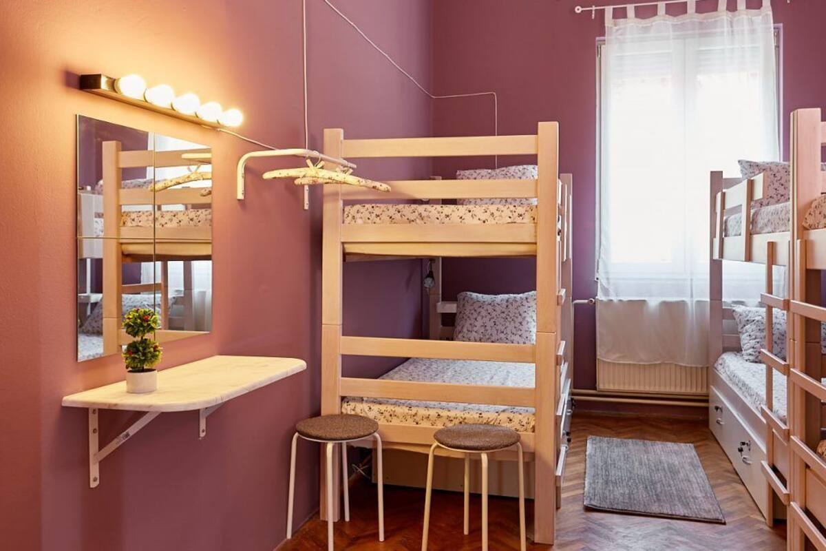 Bed in 6-Bed Female Dormitory, Shared Bathroom | Wifi gratis y ropa de cama