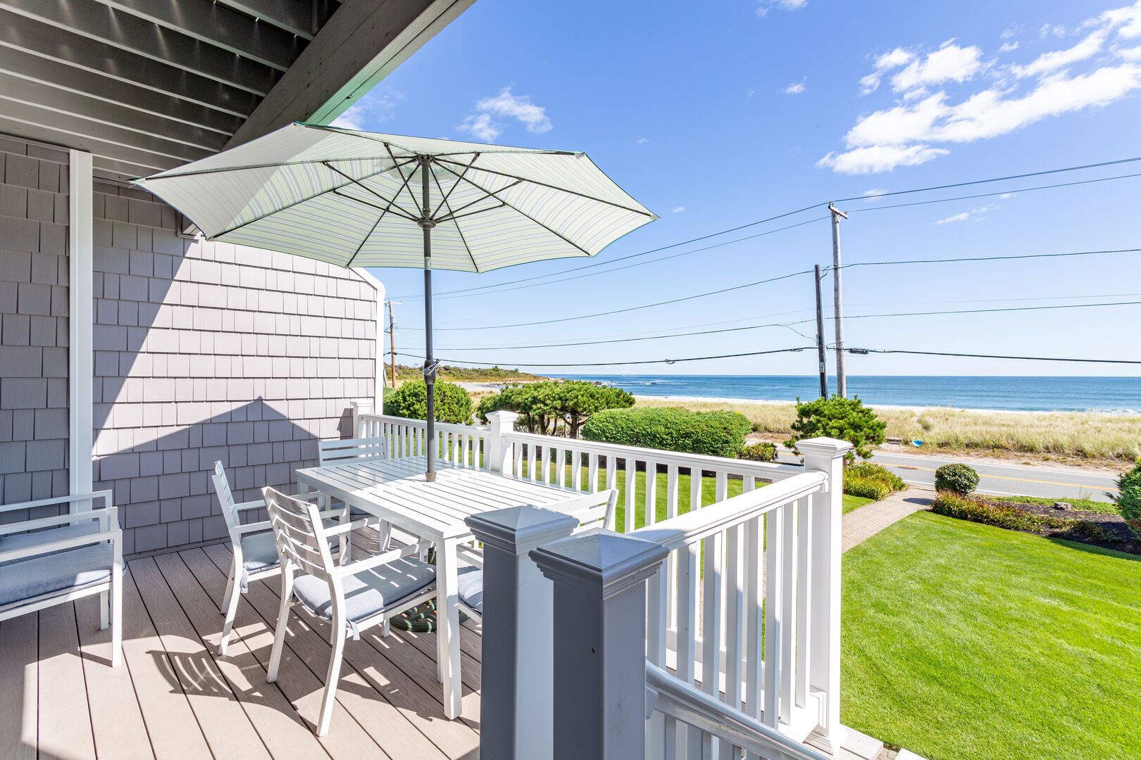 Immaculate Condo, Ocean Views, Steps to Beach