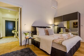 2 chambres, fer et planche à repasser, Wi-Fi gratuit, draps fournis