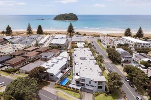 Exterior - Sunny & Spacious, Downtown Mount, Beach & Pool (Mount Maunganui)