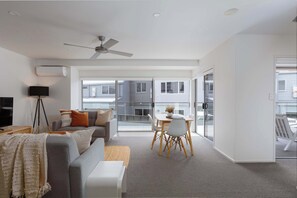 صورة غير مصنفة، 4 من 22، زرّ