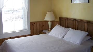 Quarto casal básico | Individualmente decorados, individualmente mobiliados