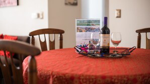 Standard Apartment | In-room dining