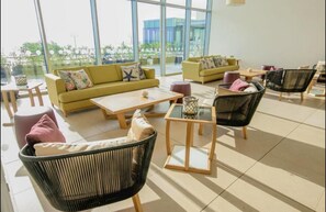 Deluxe Apartment, Ocean View | Ruang tamu | TV Plasma, Netflix, Hulu, filem tayangan pertama 