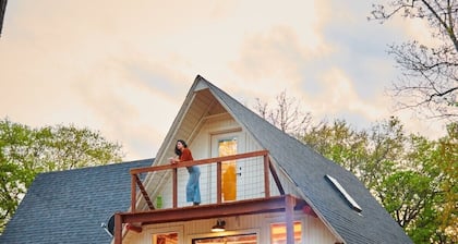 6Bdrm Cabin Beach Pool-Table Firepit!