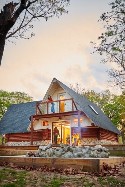 6Bdrm Cabin Beach Pool-Table Firepit!