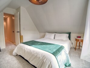 6 bedrooms, iron/ironing board, free WiFi, bed sheets