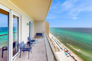 Property grounds - Gulf-front getaway with pools, beach access, new floors & appliances (Panama City Beach)