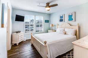 1 slaapkamer, een strijkplank/strijkijzer, internet, beddengoed