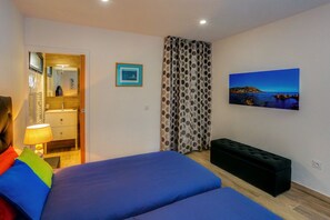 2 bedrooms, iron/ironing board, travel cot, free WiFi - F3 nine high-end services (Fréjus)