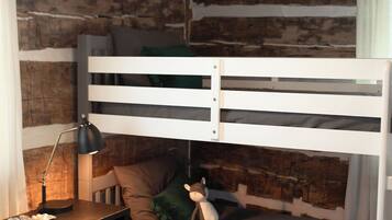 2 habitaciones, tabla de planchar con plancha, wifi y ropa de cama