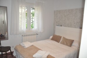 3 slaapkamers, een kluis op de kamer, een bureau