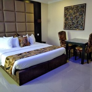 Executive Room | Desk, laptop workspace, blackout drapes, free WiFi - Class Suites (Lagos)