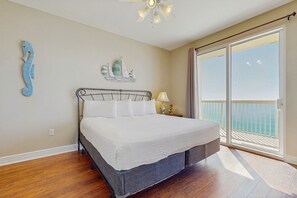 2 makuuhuonetta, silitysrauta/-lauta, internet, vuodevaatteet