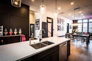 Interior - The Dim Light: Downtown Paducah (Paducah)