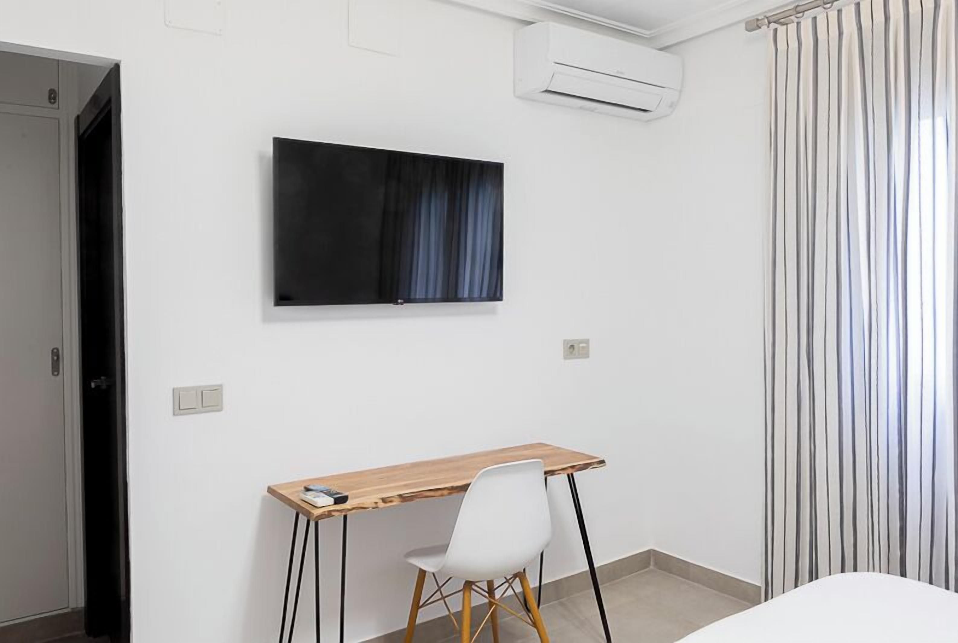 Tweepersoonskamer | Donzen dekbedden, babybedden, gratis wifi, beddengoed