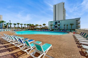 Alberca techada y alberca climatizada