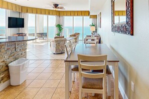 Dining - Gulf-front, 23rd-floor condo with pools, hot tubs, seasonal beach service & gym (Panama City Beach)