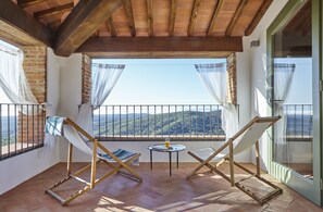 Property grounds - LA TORRE, AN EAGLE NEST ABOVE THE TUSCANY LANDSCAPE (Castelnuovo Berardenga)