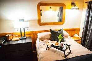 Bed sheets - Haida House at Tllaal (Tlell)