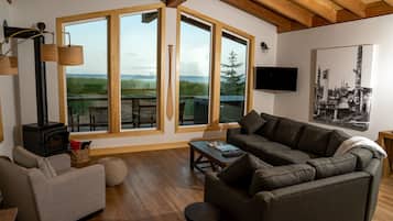 Panoramic-Ferienhütte, Mehrere Betten, Meerblick | 2 Schlafzimmer, Bettwäsche