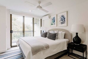Unclassified image, 3 of 19, button - Elsa - Little Cove (Noosa Heads)