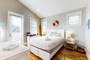 3 bedrooms, iron/ironing board, Internet, bed sheets