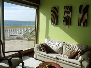 Smart TV - Private Beachfront Villa (Mazatlán)