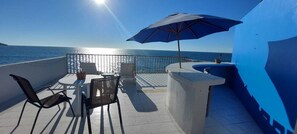 Outdoor dining - Private Beachfront Villa (Mazatlán)