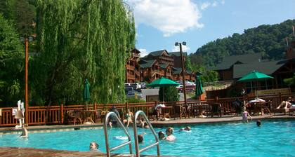 1 Bedroom Grand With Indoor Water Park Included, Sleeps 6