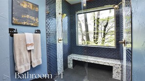 Ensemble douche/baignoire, sèche-cheveux, serviettes fournies, savon