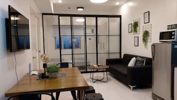 Condo, 2 Bedrooms | In-room dining