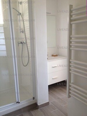 Towels - Villa with pool near beach and shops for 8 people (BANDOL)