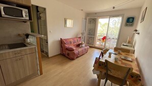 Unclassified image, 5 of 8, button - APARTMENT MER ET SOLEIL 2 (BORMES-LES-MIMOSAS)