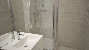 Bathroom - APARTMENT BRISE MARINE (BORMES-LES-MIMOSAS)