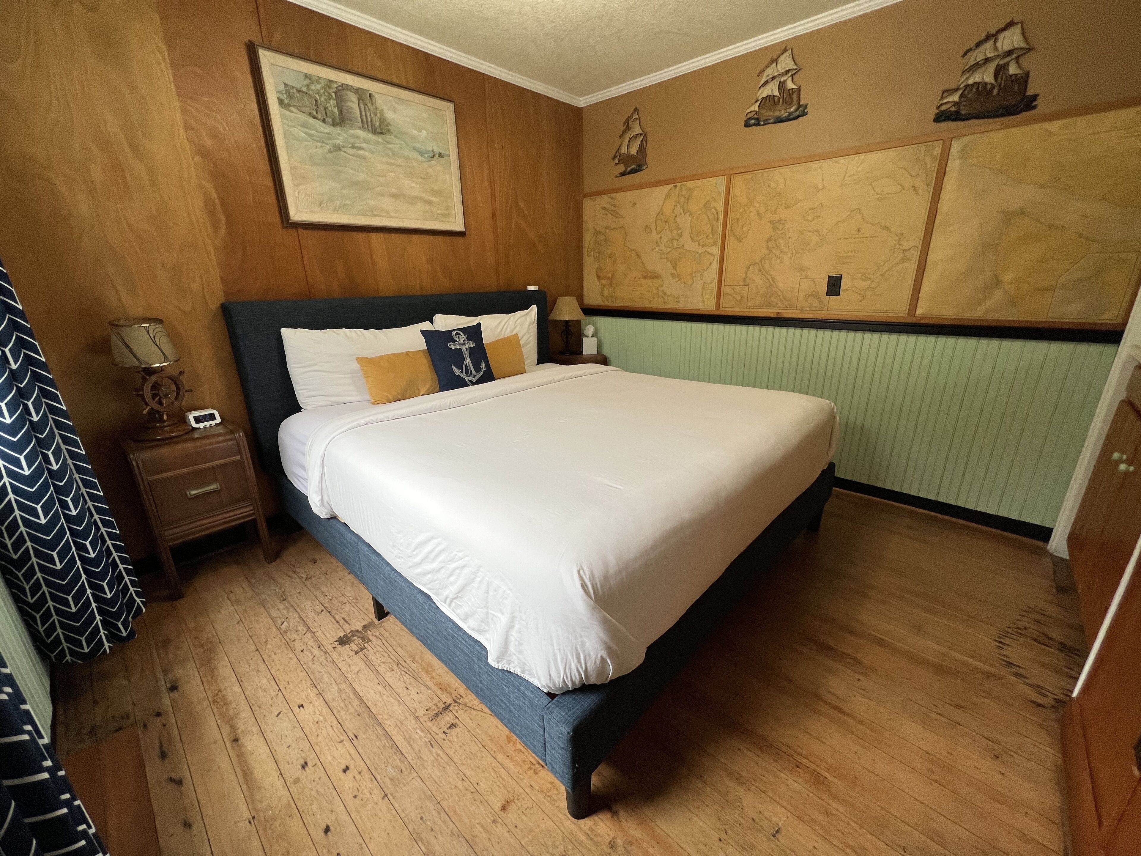Premium Suite, 1 King Bed with Sofa bed- Pet Friendly | Blackout drapes, WiFi (free), individually decorated