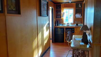 Family Cabin- Pet Friendly | Private kitchen