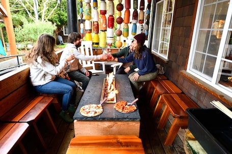 Patio. Anchor Inn Resort