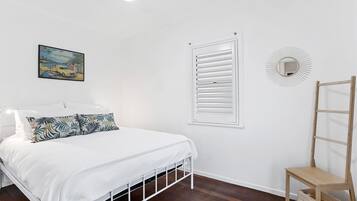 3 bedrooms, bed sheets