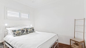 3 bedrooms, bed sheets