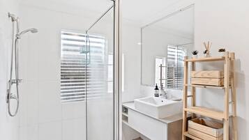 Shower, towels