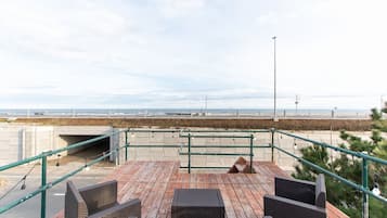 Private Vacation Home | Balcony view